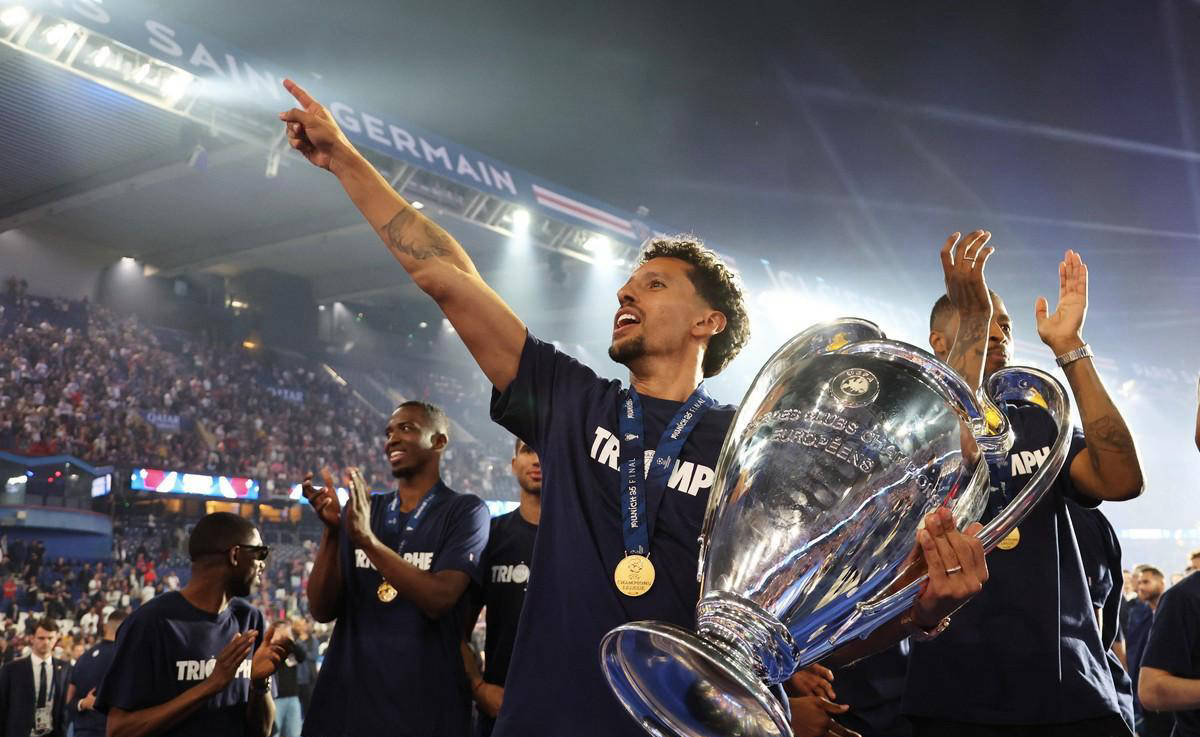 爱游戏官方网站登录包含这也行？今晚达拉斯独行侠调整名单以备法甲里程碑夜阿贾克斯调整名单，巴黎圣日耳曼集结日临场应变的词条